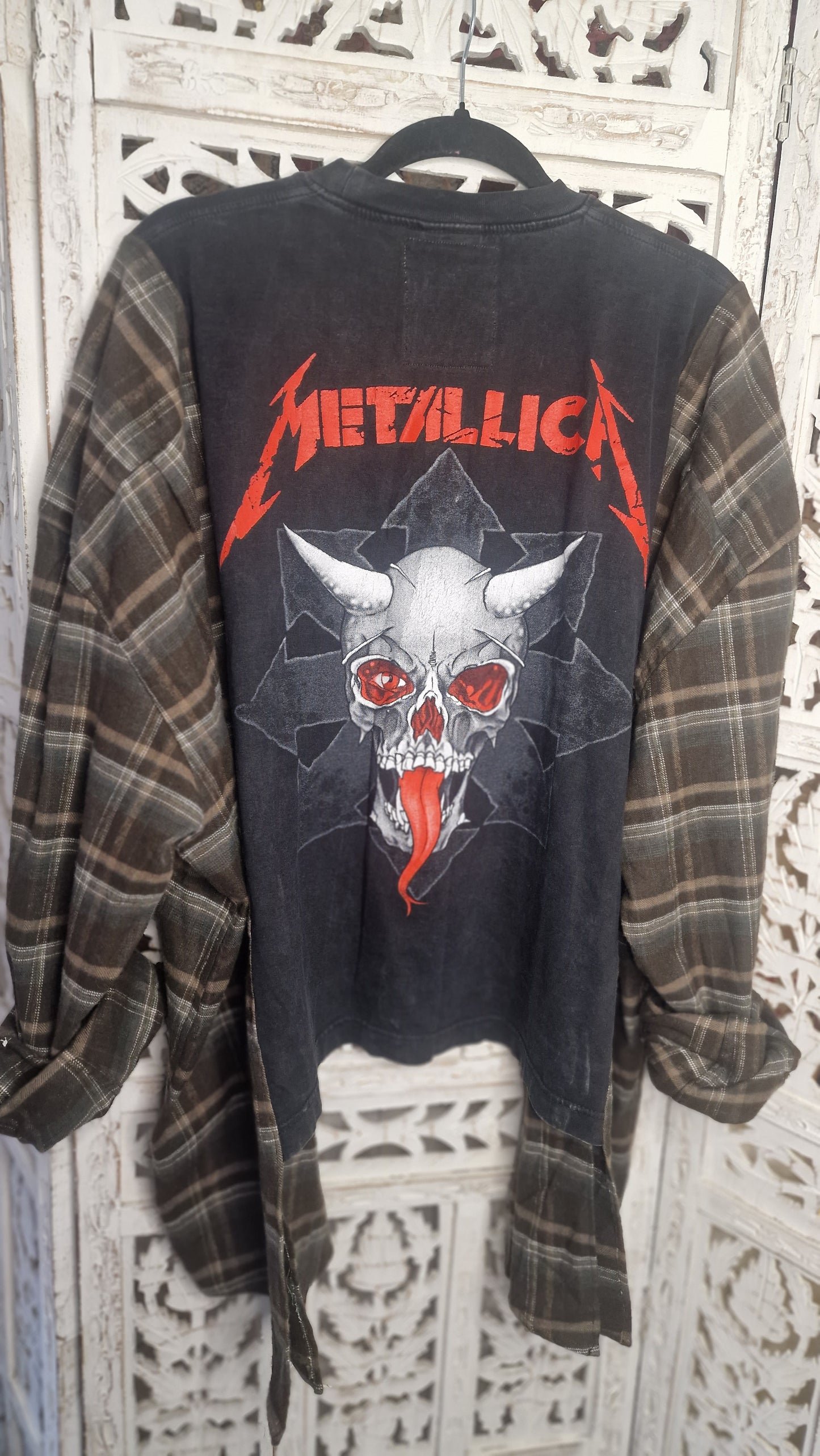 'Metallica' Upcycled Shirt-Tee